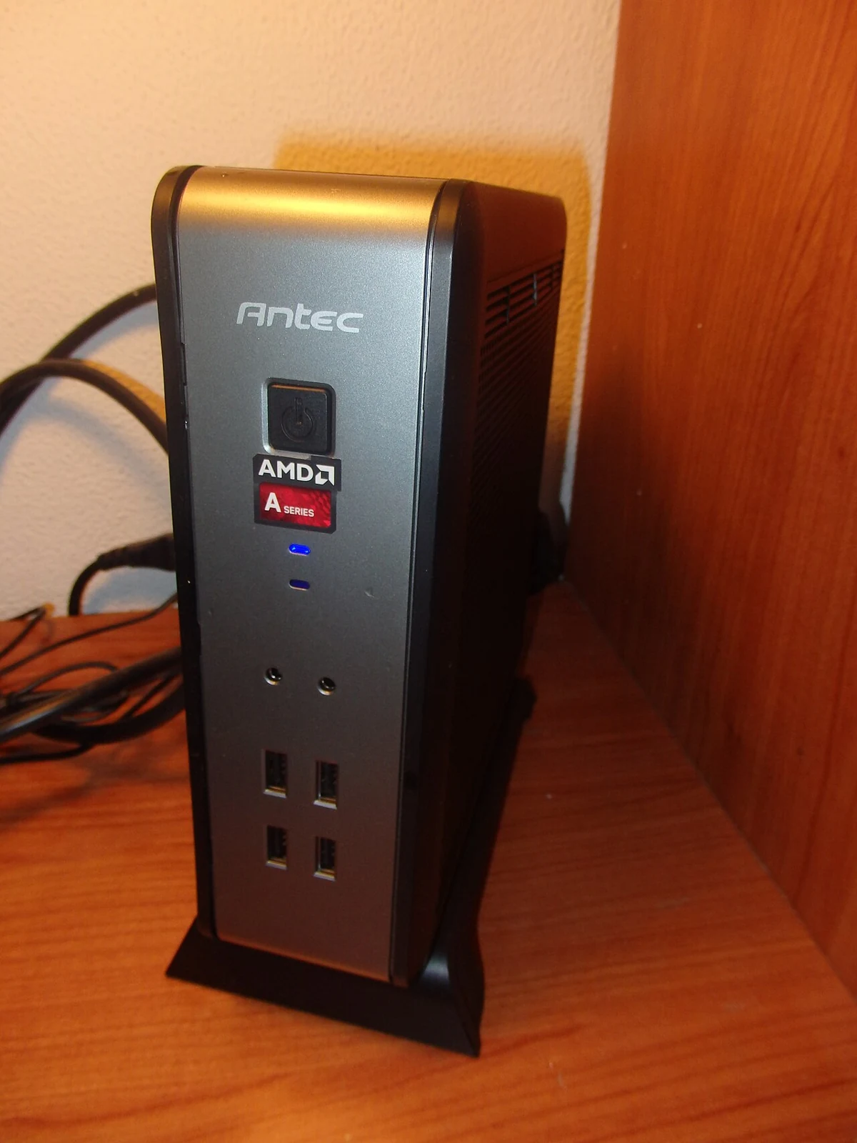 Kompaktno računalo u kućištu Antec ISK110